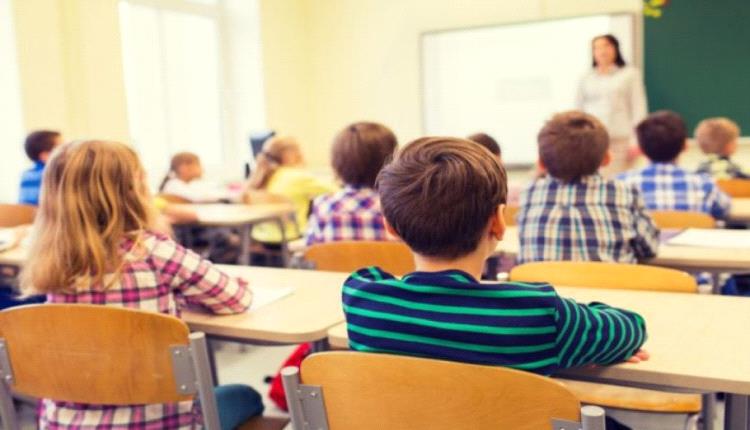 معلمة رياضيات في قبضة العدالة.. فضيحة جنسية تهز مدرسة!
