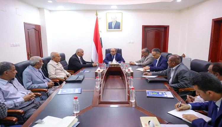 مرحلة جديدة لمصافي عدن.. رئيس الوزراء يعلن خطة مزمنة لإحياء الشريان الاقتصادي للجنوب