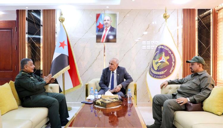 الكثيري يشيد بجهود مصلحة الأحوال المدنية ويؤكد دعم الانتقالي للتحول الرقمي