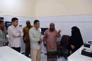 رئيس انتقالي أبين يتفقد مركز أبحاث الكود الزراعي ويشيد بجهود إدارته