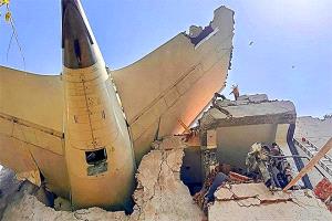 كارثة جوية في الهند: 260 قتيلاً بتحطم طائرة "إير إنديا" فوق حي سكني بعد دقائق من إقلاعها