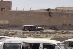 هروب درامي من السجن.. تسجيل مصوّر يفضح "التواطؤ الحوثي" مع محكومين بالإعدام