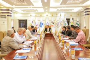 اجتماع في عدن يناقش إعداد خطط بالأولويات الحكومية الواجب تنفيذها خلال الثلاثة الأشهر القادمة

