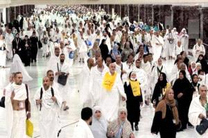 مليون حاج يتوافدون إلى مكة وسط حرارة مرتفعة وتدابير مشددة
 
