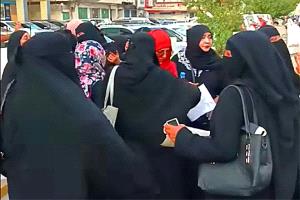 "ثورة النسوان" تتصاعد: احتجاجات نسوية غاضبة في عدن وتعز ضد الفساد والجوع