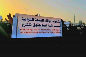 في عدن تُطبخ الأزمات على الحطب.. وفتحي يوزّع اللوم بالقطعة!
