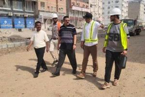 الداؤودي يتفقد العمل في مشروع زفلتته شارع الخمسين بالمنصورة
 
