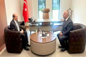 الزنداني يمثل اليمن في مجلس التعاون الإسلامي بإسطنبول: تأكيد على دعم فلسطين وتعزيز الحضور الدبلوماسي

