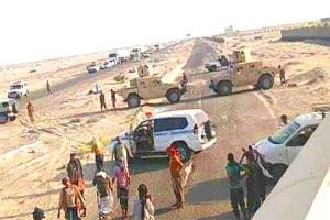 دوفس تشتعل.. قبائل الجعادنة تغلق الطريق.. لهذا السبب!

