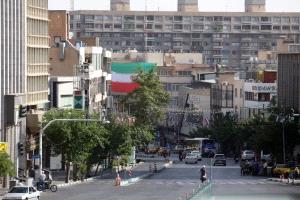 الحوثيون على خط النار الإيراني: ولاء علني وتلويح بالتصعيد ضد واشنطن وإسرائيل