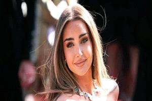 هنا الزاهد بإطلالة جريئة... الجمهور: "بتصغر مش بتكبر!"