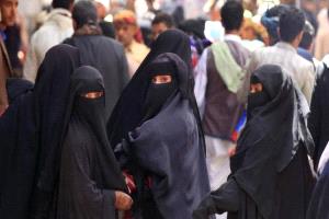 العثور على جثث 4 فتيات مقطعة الرؤوس داخل مزرعة