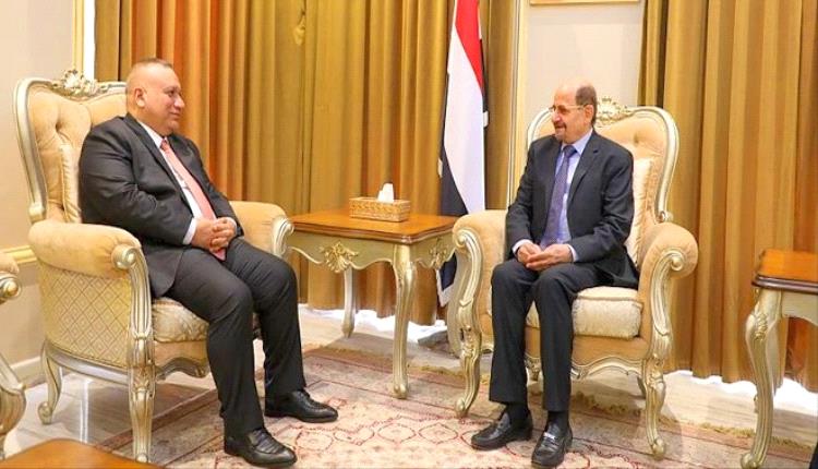 اليمن والعراق يبحثان تعزيز العلاقات وتنسيق المواقف السياسية