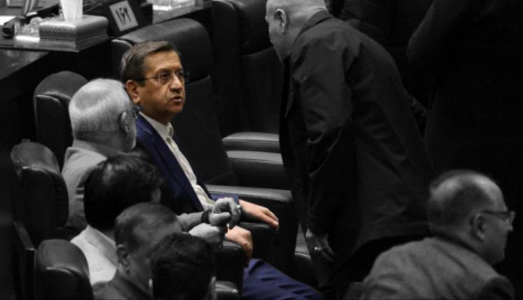 إقالة وزير.. قرار إيراني يخفي أزمة دولة