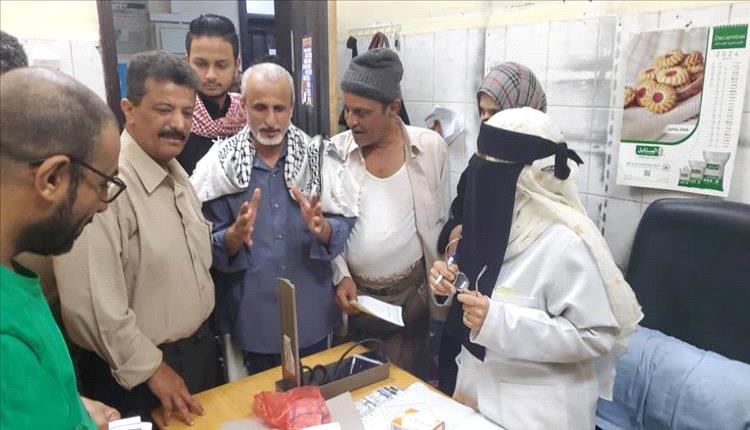 الوكيل الشبحي يفتتح المخيم الطبي المجاني للأمراض المزمنة بمجمع التواهي 
