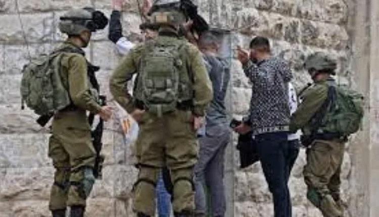 25 معتقلة فلسطينية من الضفة في السجون الإسرائيلية
