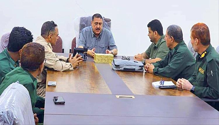 مدير أمن عدن: تسهيل إجراءات البطائق الإلكترونية ومكافحة الابتزاز