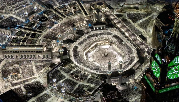 حصيلة كبيرة لعدد المصلين والمعتمرين في بيت الله الحرام 29 رمضان
