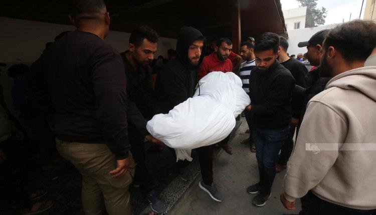 استشهاد 3 فلسطينيين بقصف للعدو الصهيوني على دير البلح
