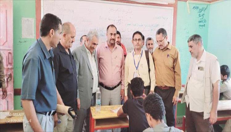 الضالع.. مدير عام مكتب التربية والتعليم  يتفقد عملية سير إختبارات الشهادة الثانوية في مديرية قعطبة
