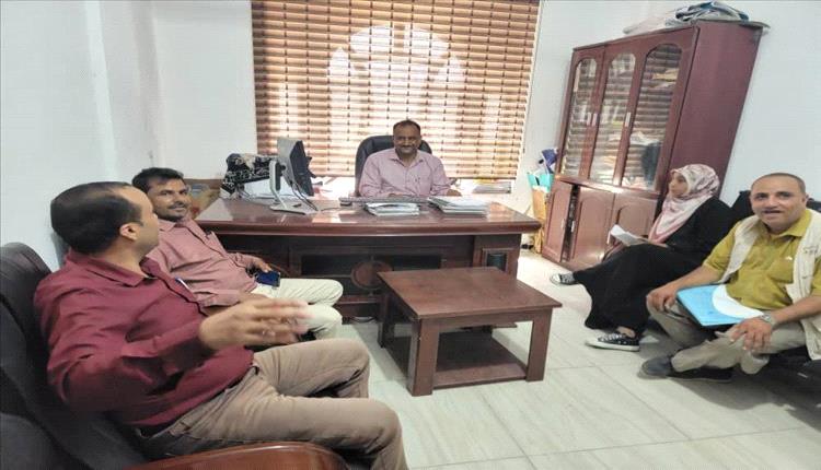 مدير عام قعطبة يزور المعهد الوطني للعلوم والتكنولوجيا في المدينة.

