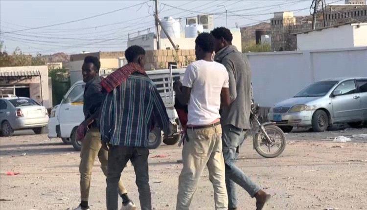 شبكات تهريب البشر في أبين.. ممرات بحرية غير شرعية وصمت أمني مريب
