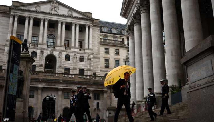 بنك إنجلترا يخفض الفائدة إلى 4.25% متماشيا مع التوقعات