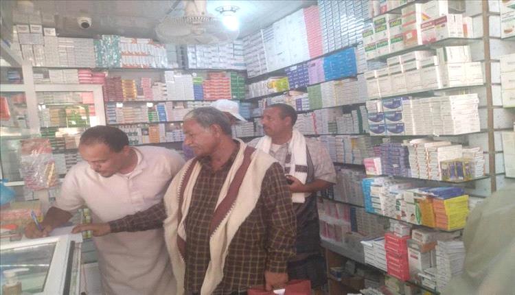 مكتب أشغال خنفر يواصل حملته الميدانية للرقابة والتفتيش على الصيدليات والعيادات الخاصة بالمديرية

