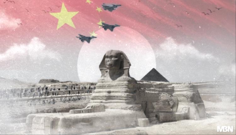 عندما تحلق المقاتلات الصينية فوق الأهرامات.. ماذا تريد بكين من القاهرة؟