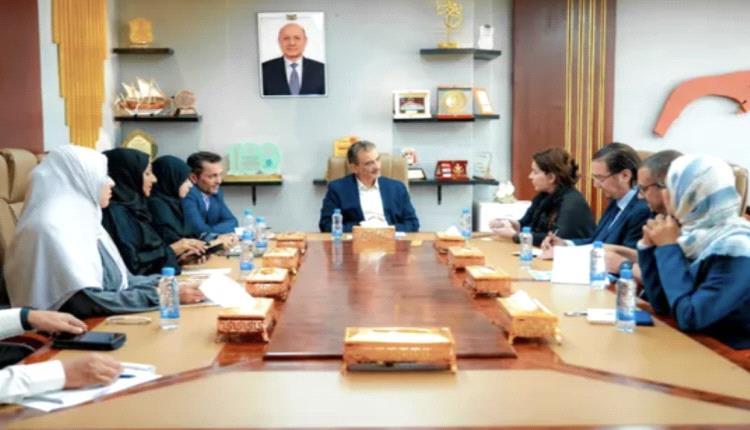 إشادة أممية بدور محافظ عدن في دعم قضايا المرأة بالعاصمة

