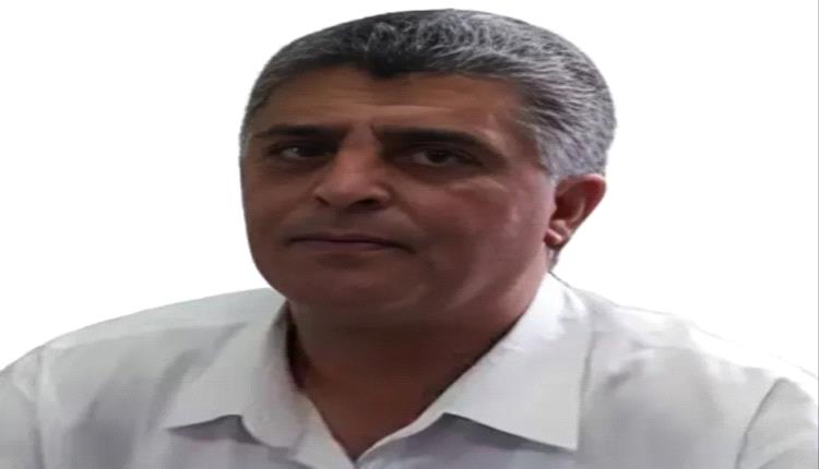 دموع.. شابة سعودية تبكي بحرقة بعد تلقيها هدية مفاجئة من يمني