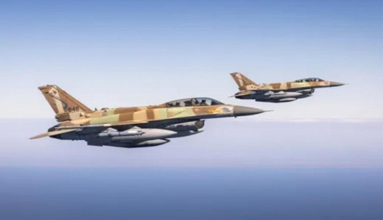 الجيش الإسرائيلي يدعو إلى اخلاء موانئ بسيطرة الحوثي
