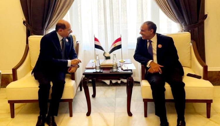 الزنداني وعبد العاطي يناقشان تعزيز العلاقات اليمنية-المصرية وتذليل تحديات الجالية في القاهرة