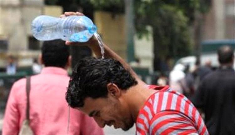 أبرزها شرب السوائل.. نصائح طبية للتعامل مع موجة الحر
