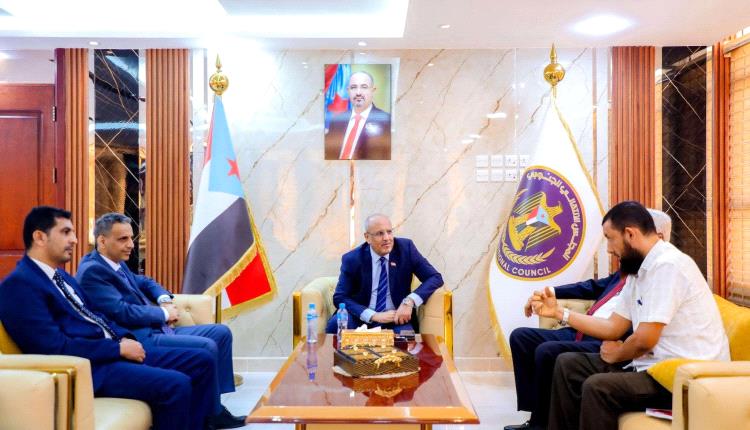 الكثيري يلتقي نواب الوزراء الجدد: مسؤوليات وطنية تتطلب التزامًا ومضاعفة الجهود
