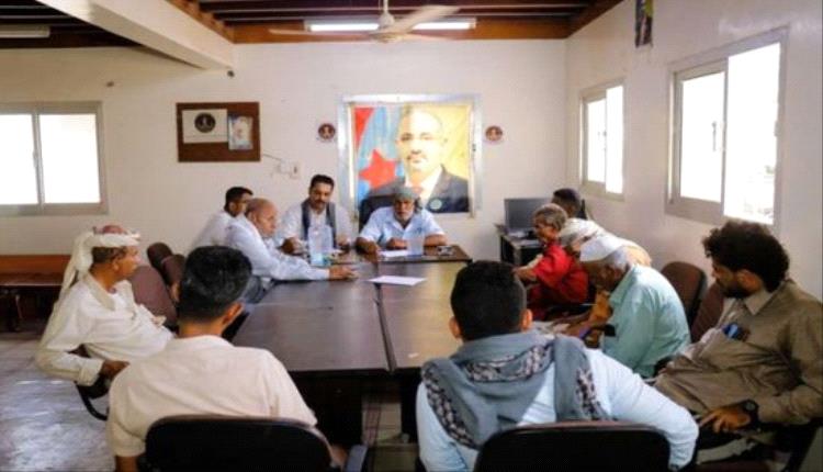 انتقالي غيل باوزير يؤكد دعمه لقضايا المواطنين ويستعرض مخرجات فعالية تحرير ساحل حضرموت