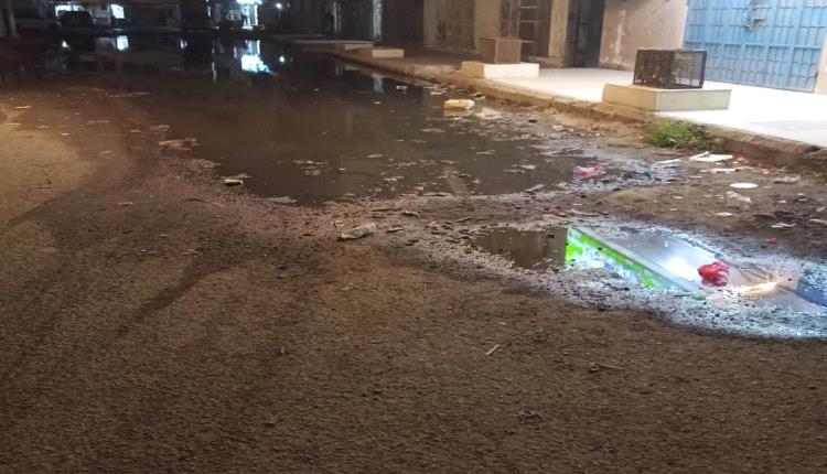 مجاري مكشوفة تزعج السكان وتثير مخاوف صحية