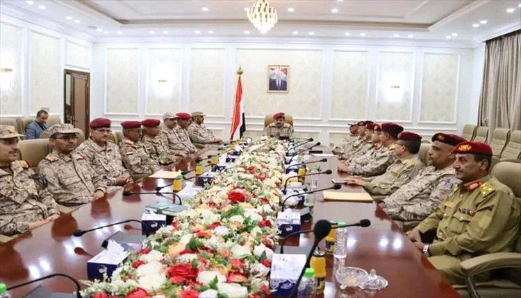 في قلب المعركة جنوباً.. قيادة الجيش تتعهد بكسر شوكة الحوثي ومواصلة التصدي للمشروع الإيراني