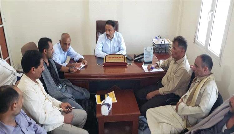 خلال لقائه قيادة انتقالي مكيراس..رئيس انتقالي أبين يطلع على مستجدات الوضع الميداني في المديرية
