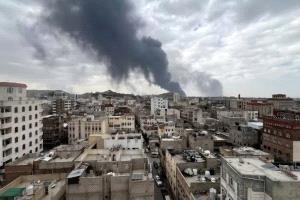إسرائيل تقصف الحديدة وتصدر أوامر بإخلاء 3 موانئ في اليمن