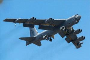 الوحوش الحديدية تعود للتحليق: قاذفات B-52 الأمريكية تهبط في المحيط الهندي وسط تصاعد التوترات العسكرية
