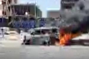 حريق يلتهم باص "فوكسي" في عدن
