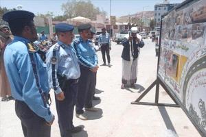 مدير عام شرطة السير يتفقد سير فعاليات أسبوع المرور بمدينة سيئون
