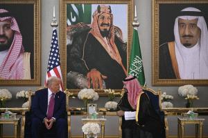 ترامب في الرياض مجددًا: تحالف لا يُهزم أم رهانات تعيد خلط أوراق الشرق الأوسط؟