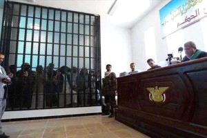 محكمة تدين 22 متهمًا في قضية اتجار بالبشر والدعارة