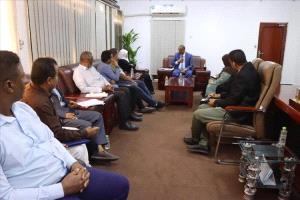 بحث أوجه التنسيق بين الشؤون الاجتماعية والمجلس الانتقالي في مجال النشاط الإنساني
