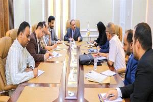 وزير النقل يبحث تسريع تنفيذ ميناء سقطرى الاستراتيجي