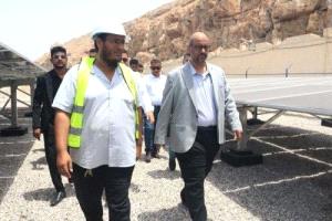 تدشين مشروع الطاقة الشمسية لمركز الإنزال السمكي في المكلا