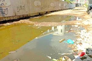 كارثة صحية تهدد طلاب ثانوية حامد خليفة في عدن.. المجاري تطفح والحميات تنتشر وسط صمت رسمي