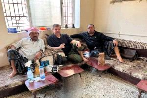 رئيس تنفيذية انتقالي شبوة يطمئن على صحة اللواء عادل المصعبي

